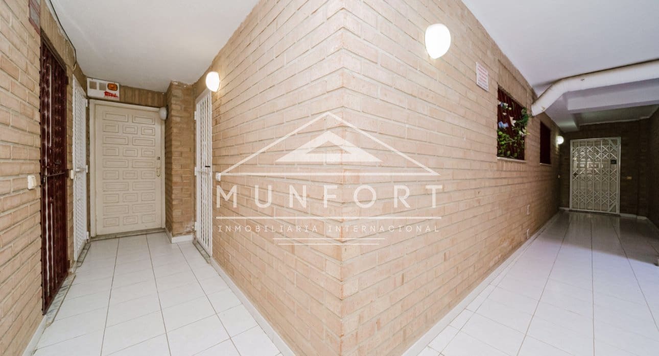 2 soverom Kommersiell til salgs i Torrevieja med svømmebasseng - € 149 000 (Ref: 9646021)