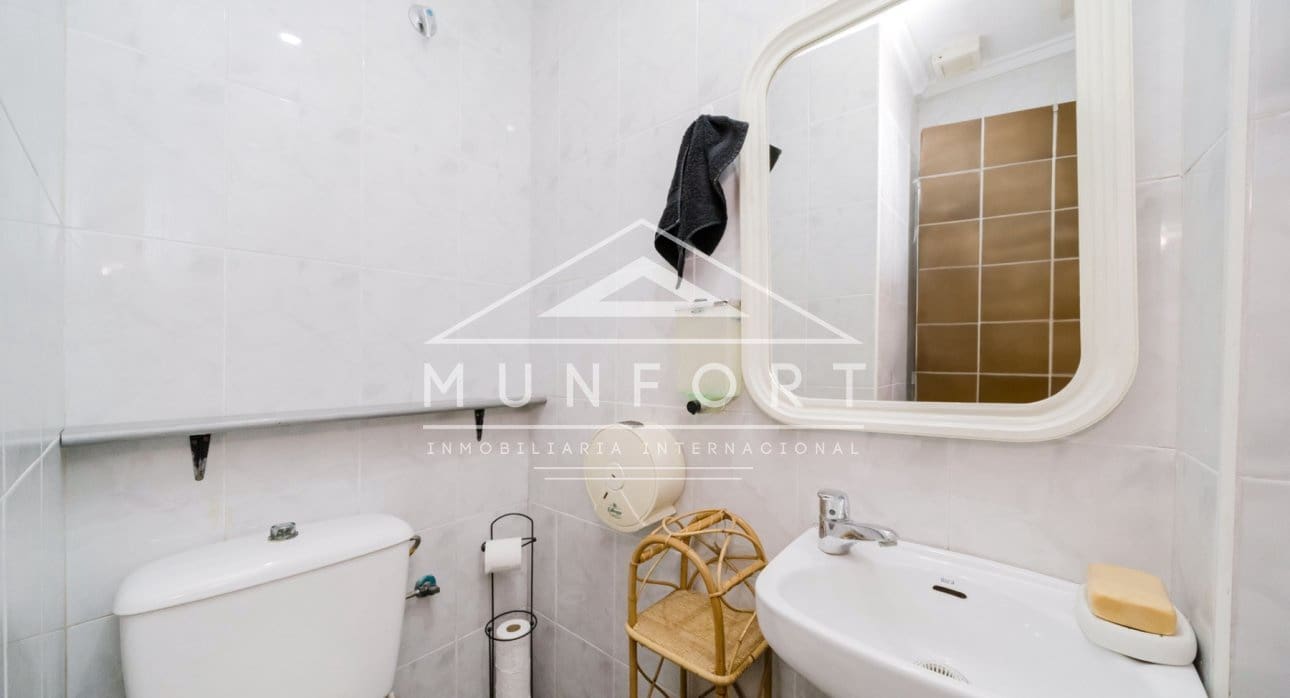 2 soverom Kommersiell til salgs i Torrevieja med svømmebasseng - € 149 000 (Ref: 9646021)