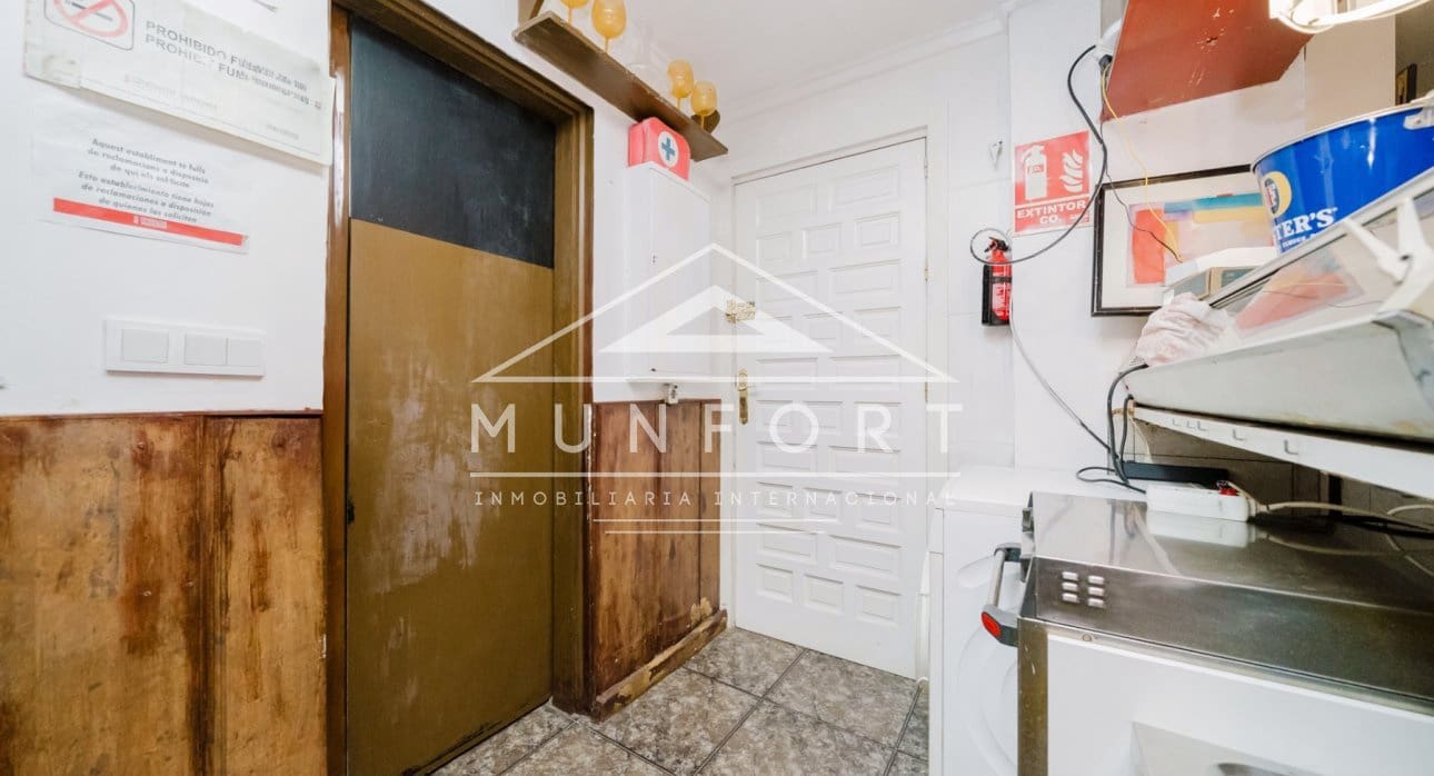 2 soverom Kommersiell til salgs i Torrevieja med svømmebasseng - € 149 000 (Ref: 9646021)