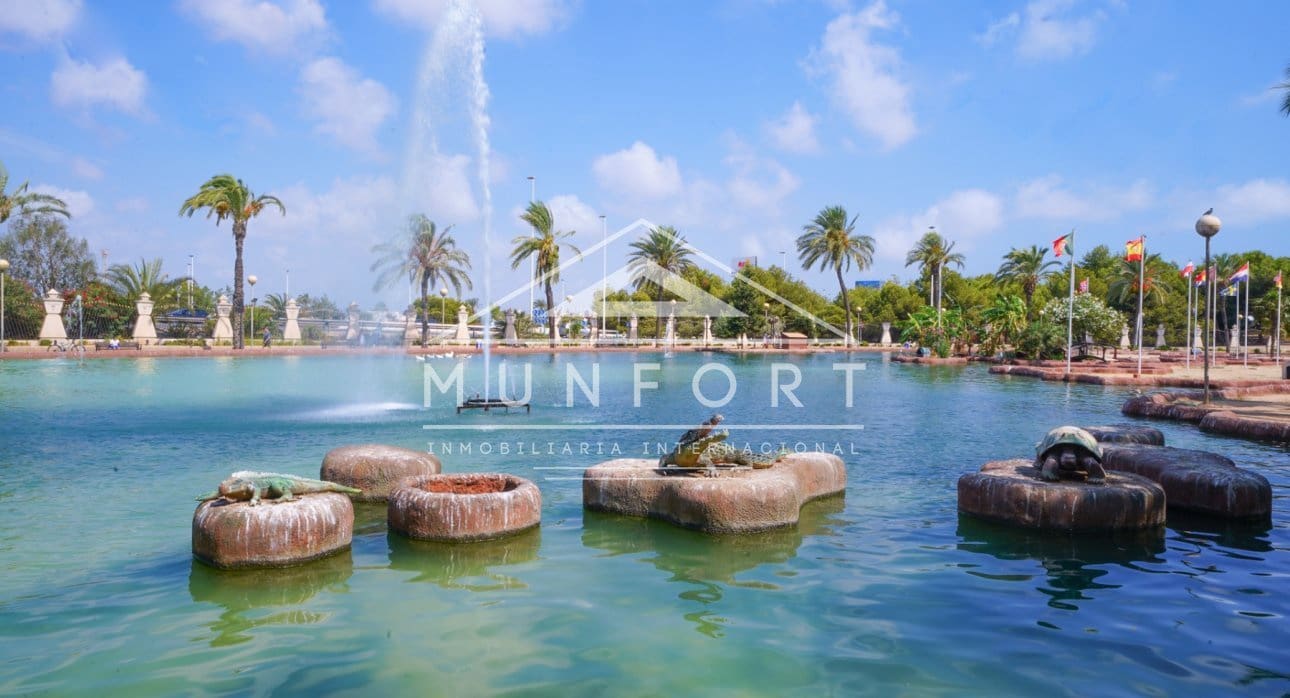 2 soverom Kommersiell til salgs i Torrevieja med svømmebasseng - € 149 000 (Ref: 9646021)