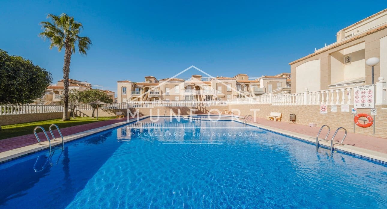 2 Zimmer Bungalow zu verkaufen in Torrevieja mit Pool - 199.000 € (Ref: 9646022)