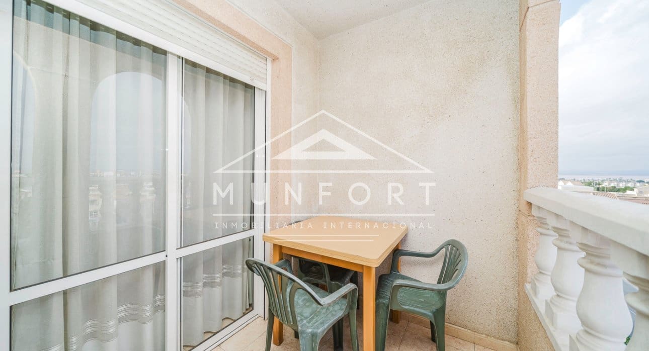 2 bedroom Apartment for sale in Torrevieja with pool - € 148,500 (Ref: 9646024)