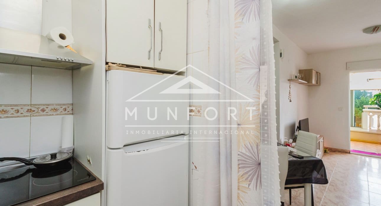 Apartamento de 2 habitaciones en Torrevieja en venta con piscina - 145.000 € (Ref: 9646025)