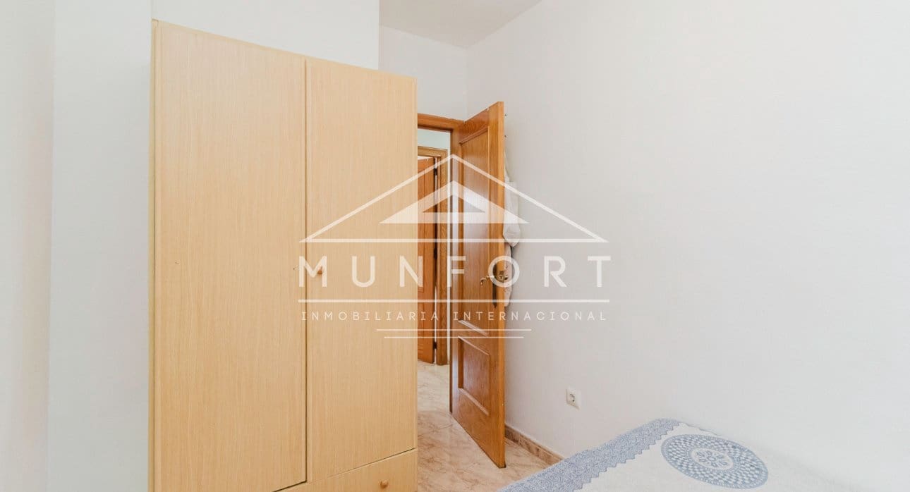 Apartamento de 2 habitaciones en Torrevieja en venta con piscina - 145.000 € (Ref: 9646025)