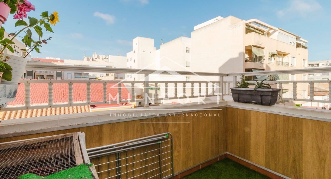 4 bedroom Apartment for sale in Torrevieja - € 269,000 (Ref: 9646026)