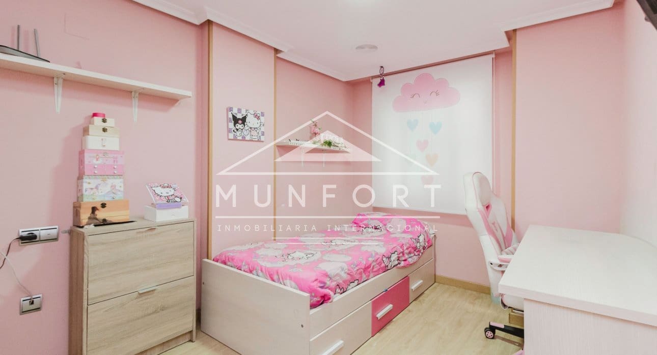 4 bedroom Apartment for sale in Torrevieja - € 269,000 (Ref: 9646026)