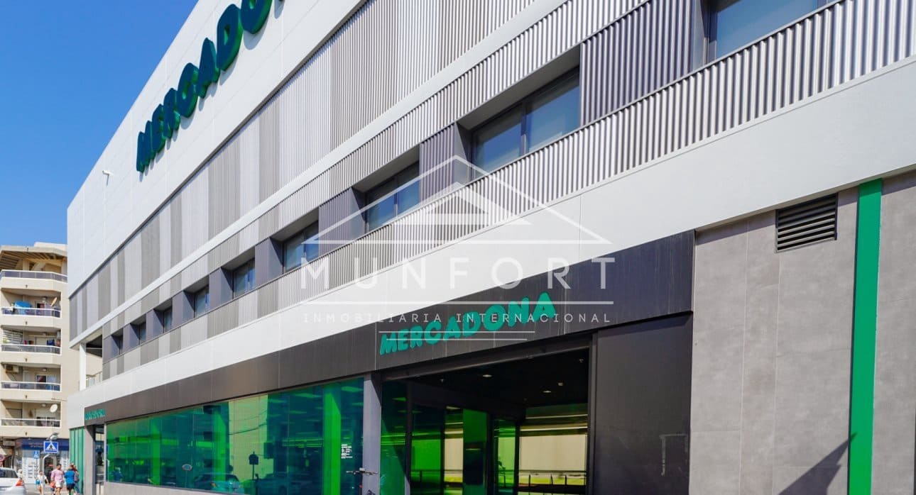 4 bedroom Apartment for sale in Torrevieja - € 269,000 (Ref: 9646026)