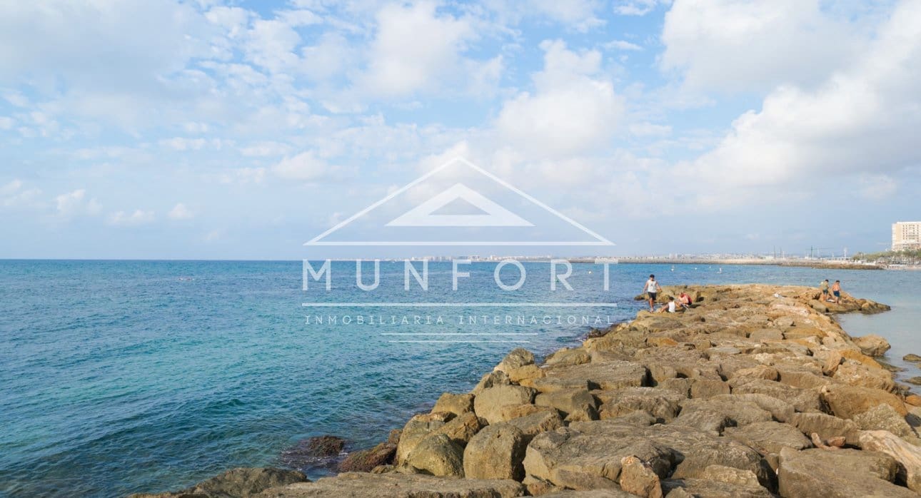 4 bedroom Apartment for sale in Torrevieja - € 269,000 (Ref: 9646026)