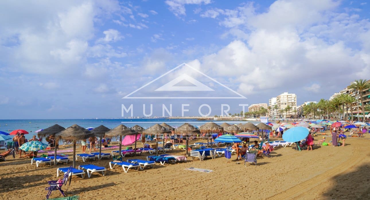 4 bedroom Apartment for sale in Torrevieja - € 269,000 (Ref: 9646026)