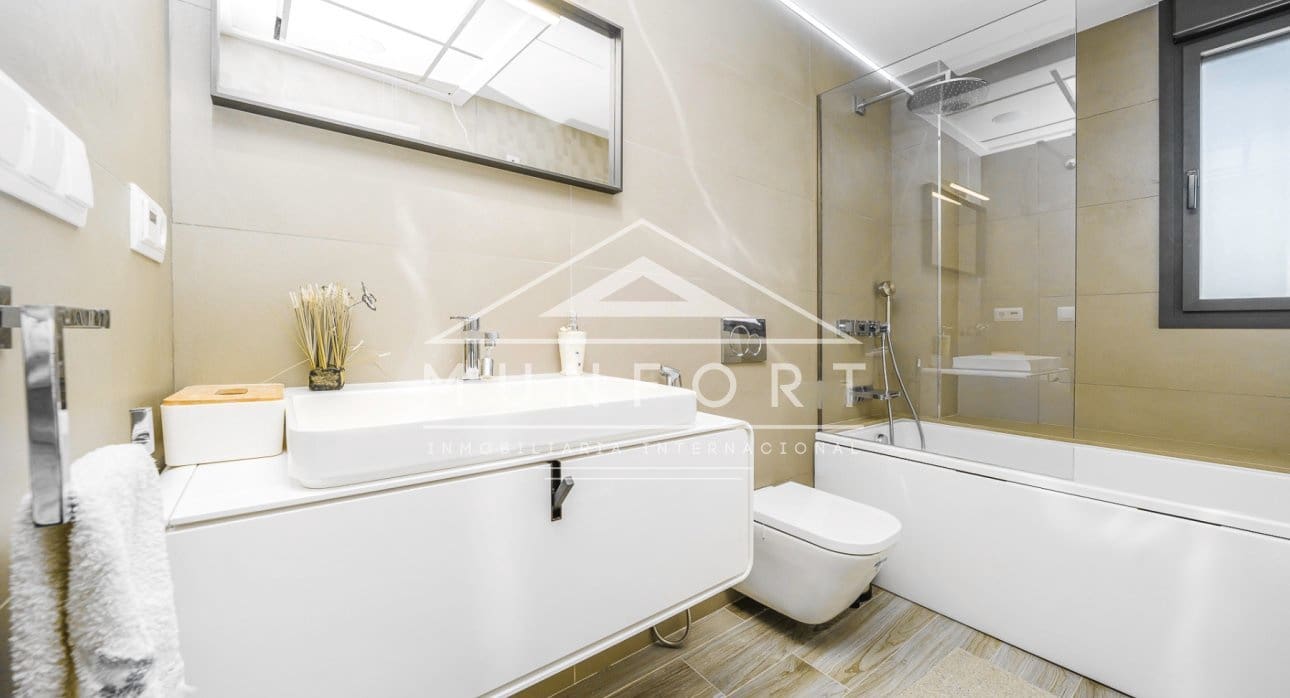 3 bedroom Villa for sale in Torrevieja with pool - € 1,280,000 (Ref: 9646028)