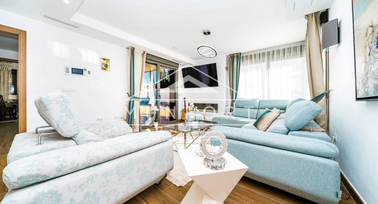 3 bedroom Villa for sale in Torrevieja with pool - € 1,280,000 (Ref: 9646028)