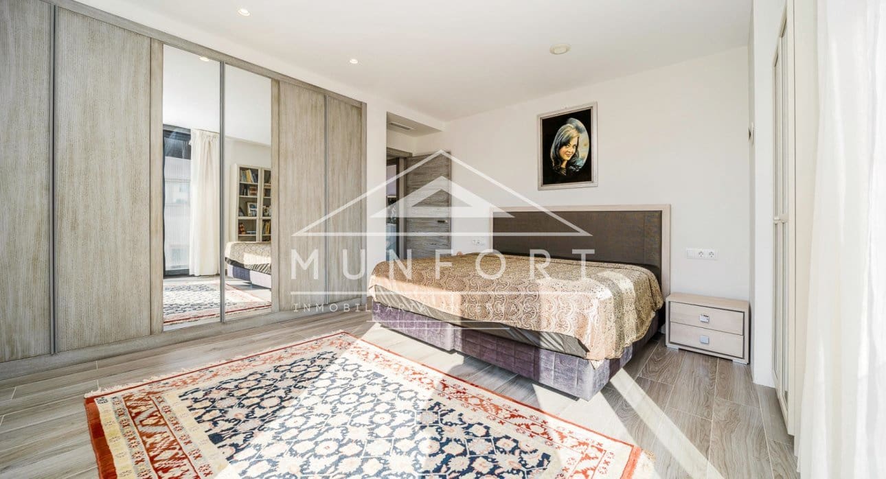 3 bedroom Villa for sale in Torrevieja with pool - € 1,280,000 (Ref: 9646028)