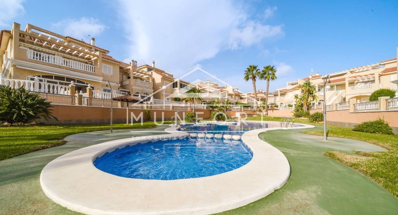 2 Zimmer Apartment zu verkaufen in Orihuela Costa mit Pool - 279.000 € (Ref: 9646032)