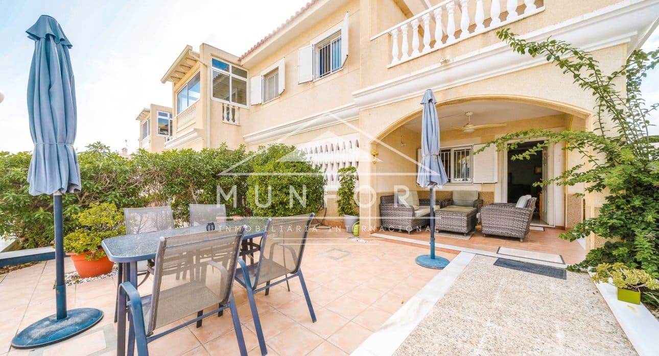 2 Zimmer Apartment zu verkaufen in Orihuela Costa mit Pool - 279.000 € (Ref: 9646032)