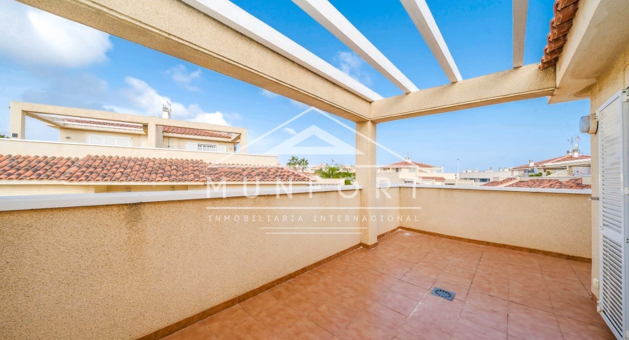2 Zimmer Apartment zu verkaufen in Orihuela Costa mit Pool - 279.000 € (Ref: 9646032)