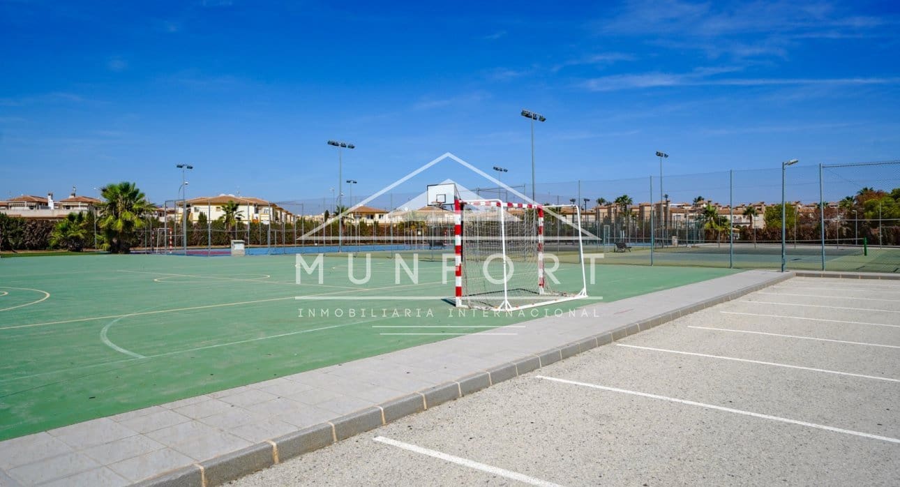 2 Zimmer Apartment zu verkaufen in Orihuela Costa mit Pool - 279.000 € (Ref: 9646032)