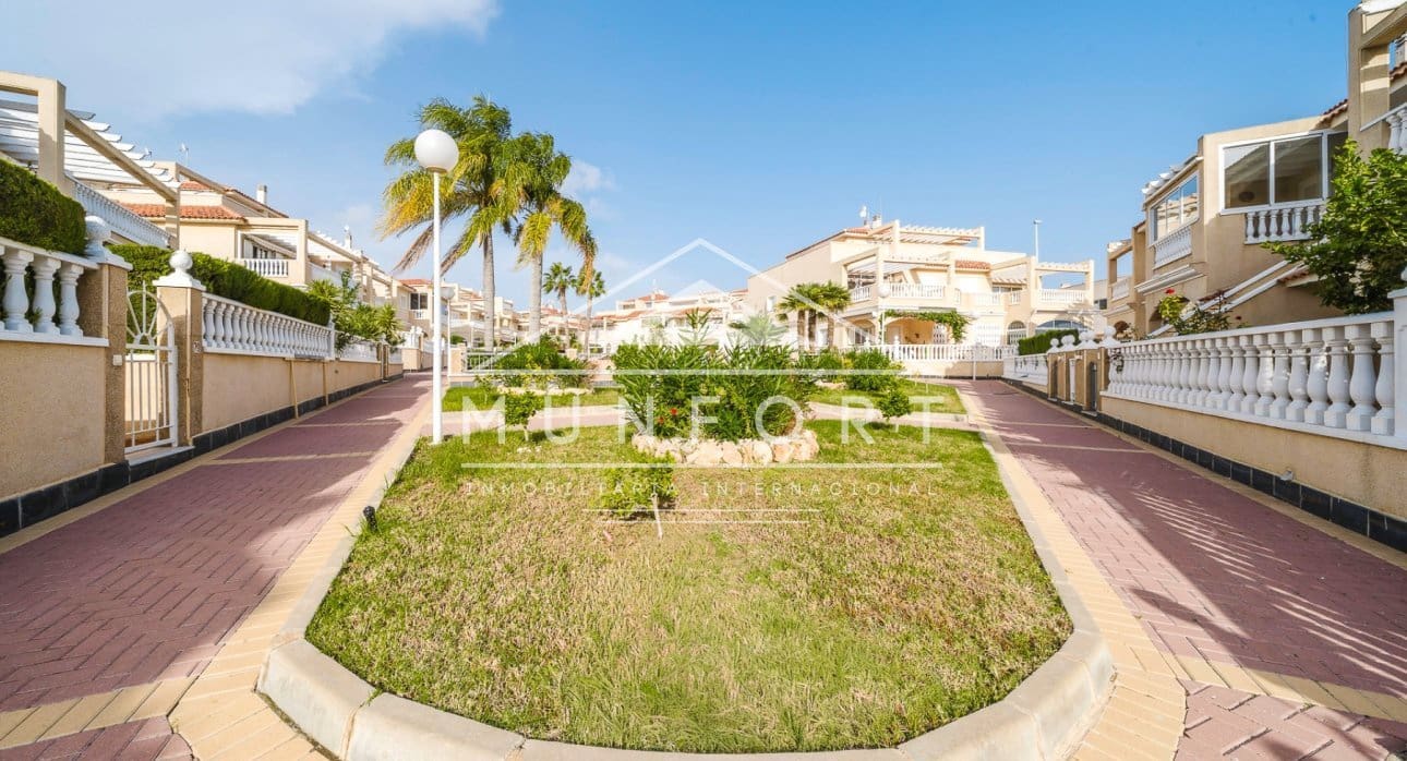 2 Zimmer Apartment zu verkaufen in Orihuela Costa mit Pool - 279.000 € (Ref: 9646032)