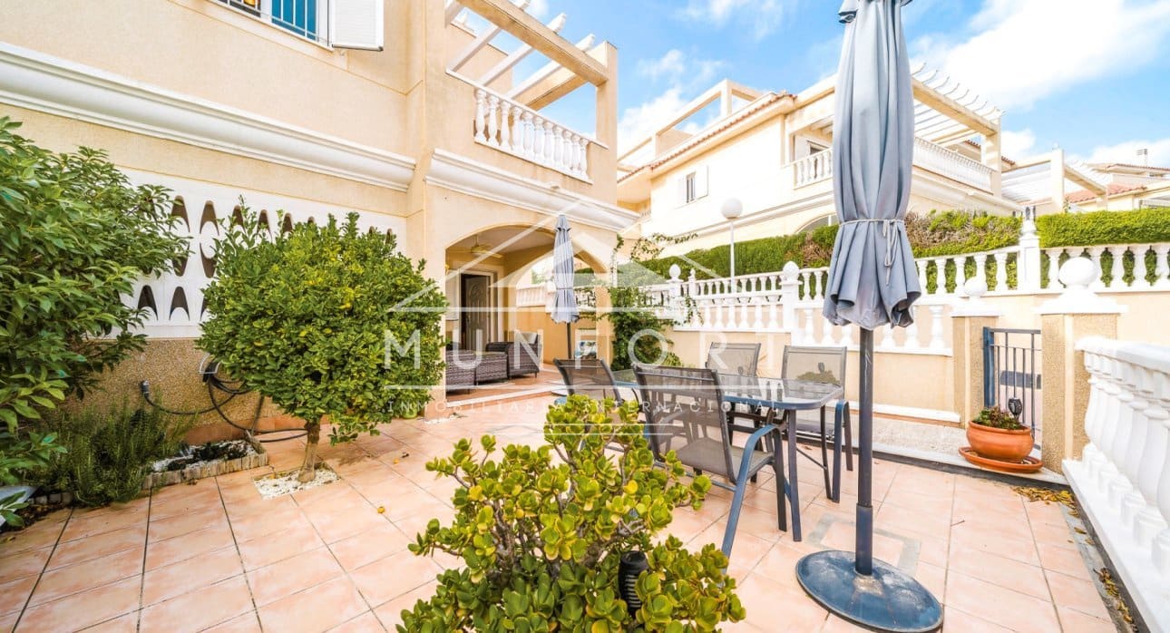 2 Zimmer Apartment zu verkaufen in Orihuela Costa mit Pool - 279.000 € (Ref: 9646032)