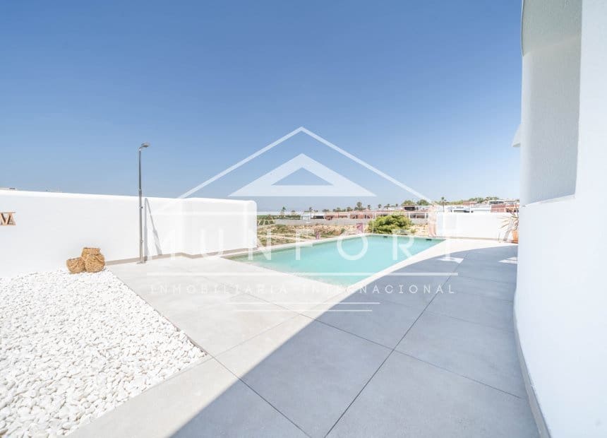 4 soverom Villa til salgs i Algorfa med svømmebasseng garasje - € 845 000 (Ref: 9650459)