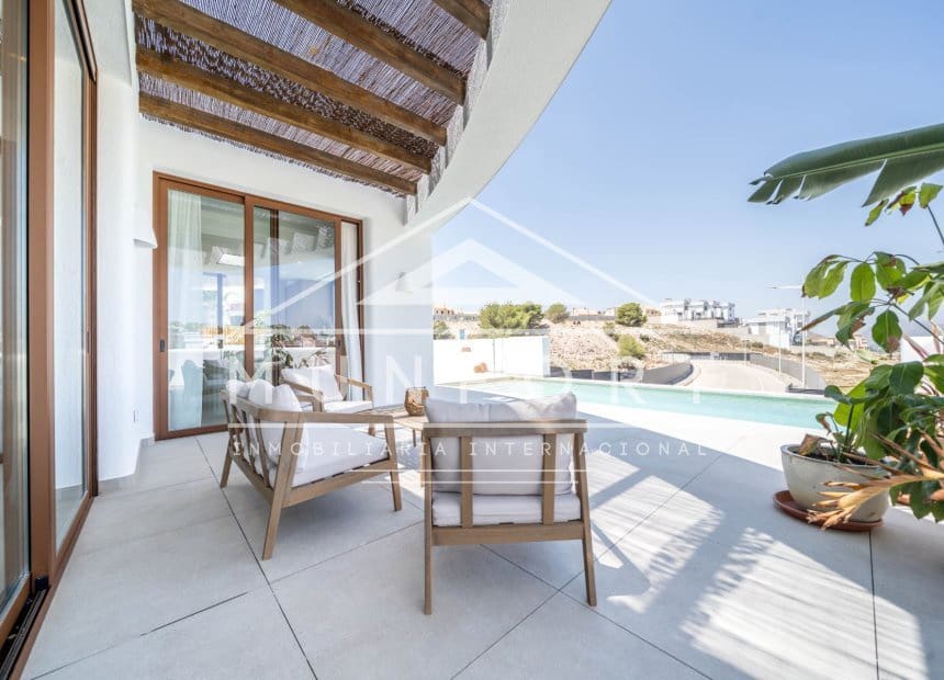 4 soverom Villa til salgs i Algorfa med svømmebasseng garasje - € 845 000 (Ref: 9650459)