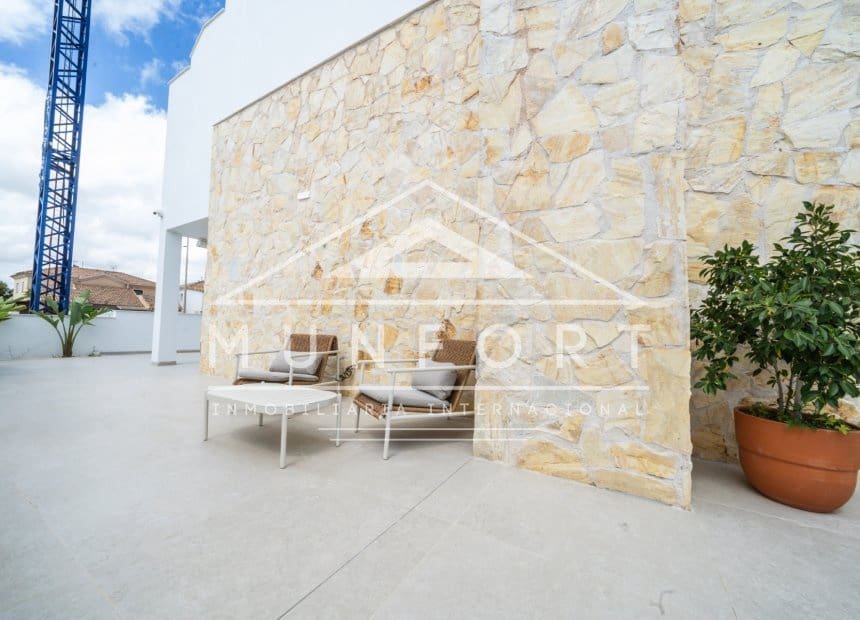 2 bedroom Bungalow for sale in Torre de la Horadada with pool - € 375,000 (Ref: 9653319)