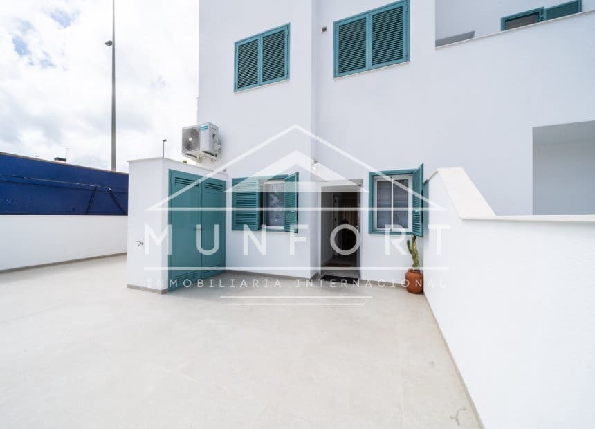 2 bedroom Bungalow for sale in Torre de la Horadada with pool - € 375,000 (Ref: 9653319)
