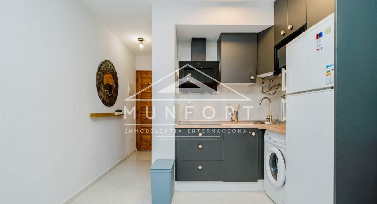 Estúdio para arrendamento para férias em Los Narejos com piscina - 500 € (Ref: 9667082)