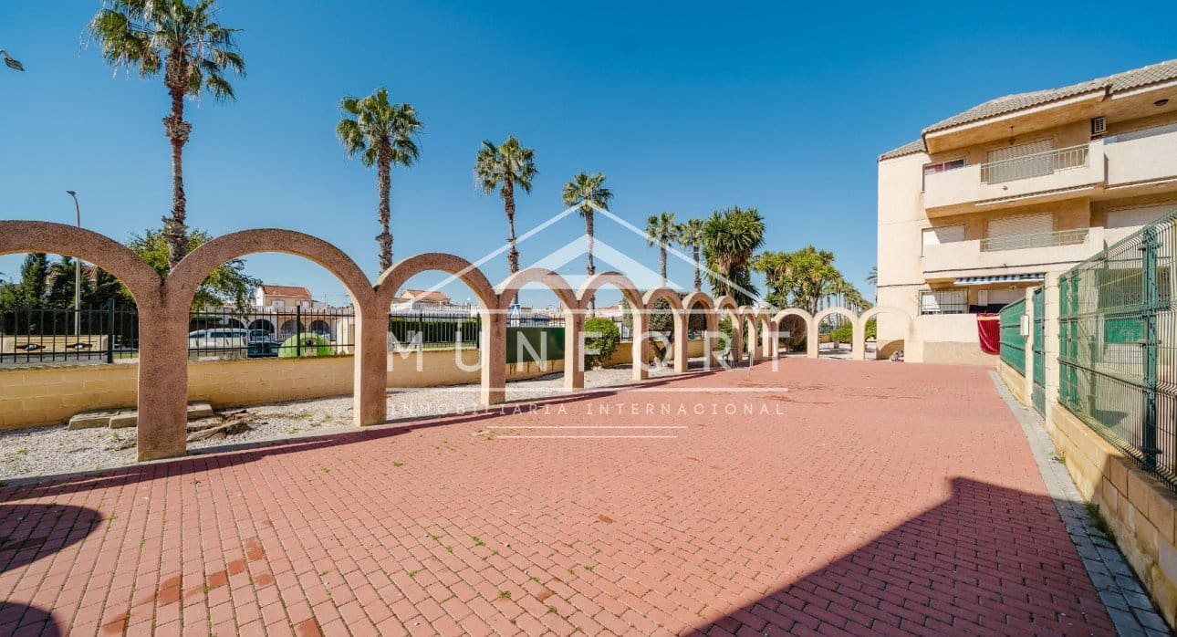 Estúdio para arrendamento para férias em Los Narejos com piscina - 500 € (Ref: 9667082)