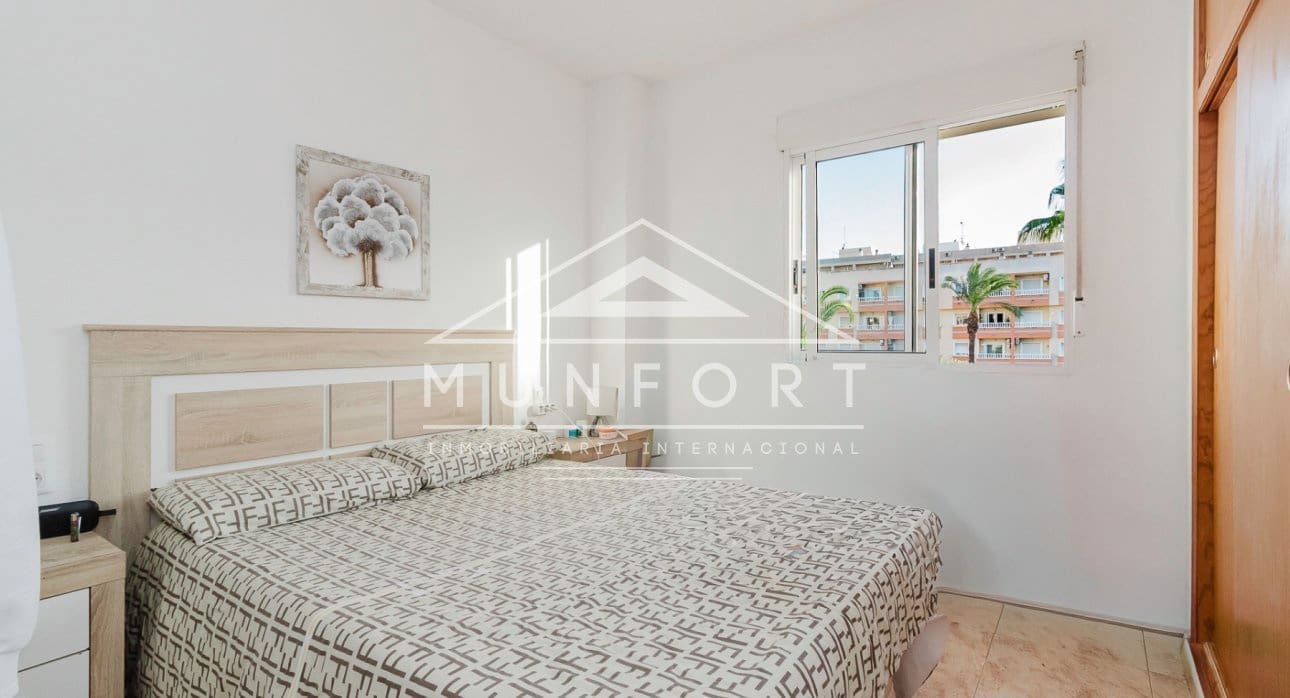 Apartamento de 2 habitaciones en Torrevieja en venta con piscina - 145.000 € (Ref: 9669594)