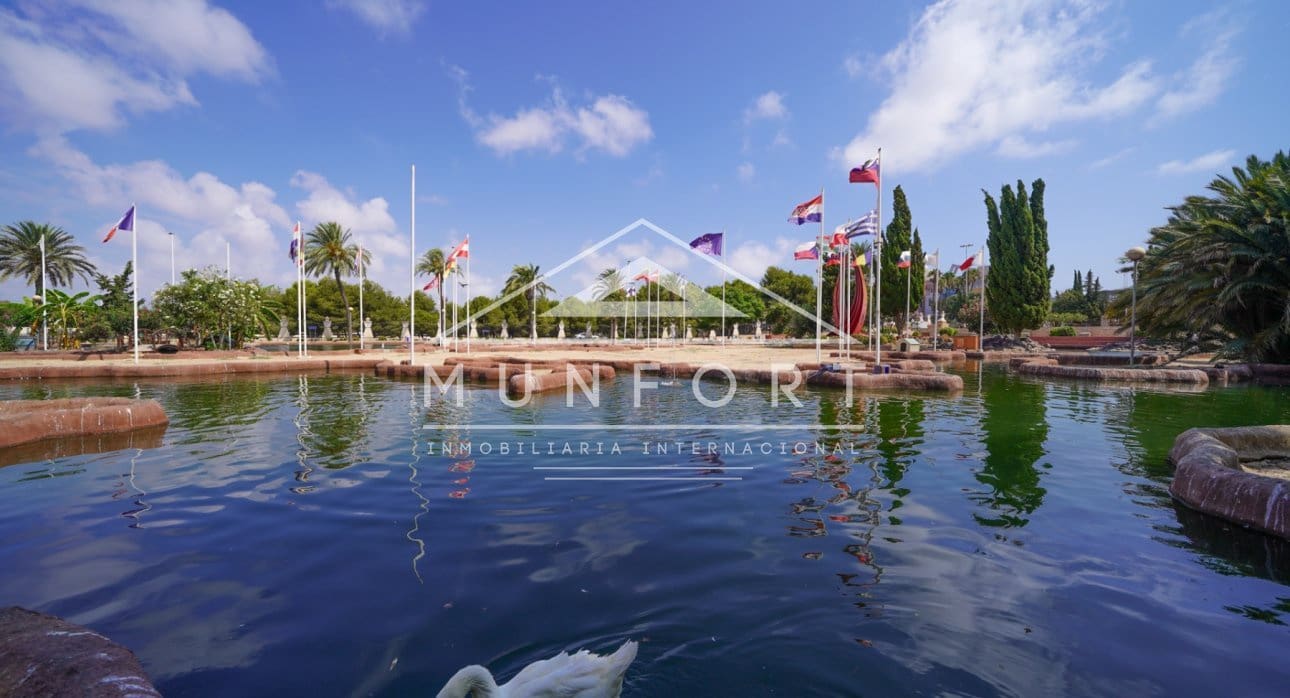 Apartamento de 2 habitaciones en Torrevieja en venta con piscina - 145.000 € (Ref: 9669594)