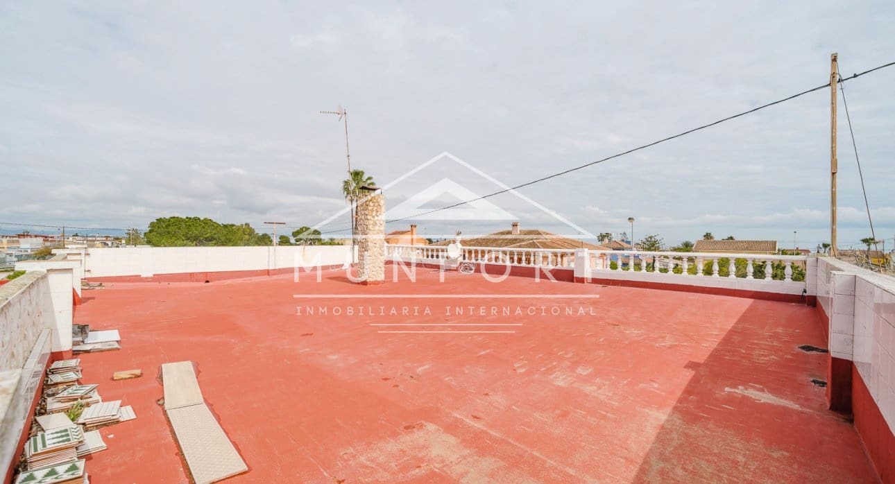 4 bedroom Villa for sale in El Carmoli - € 265,000 (Ref: 9674765)