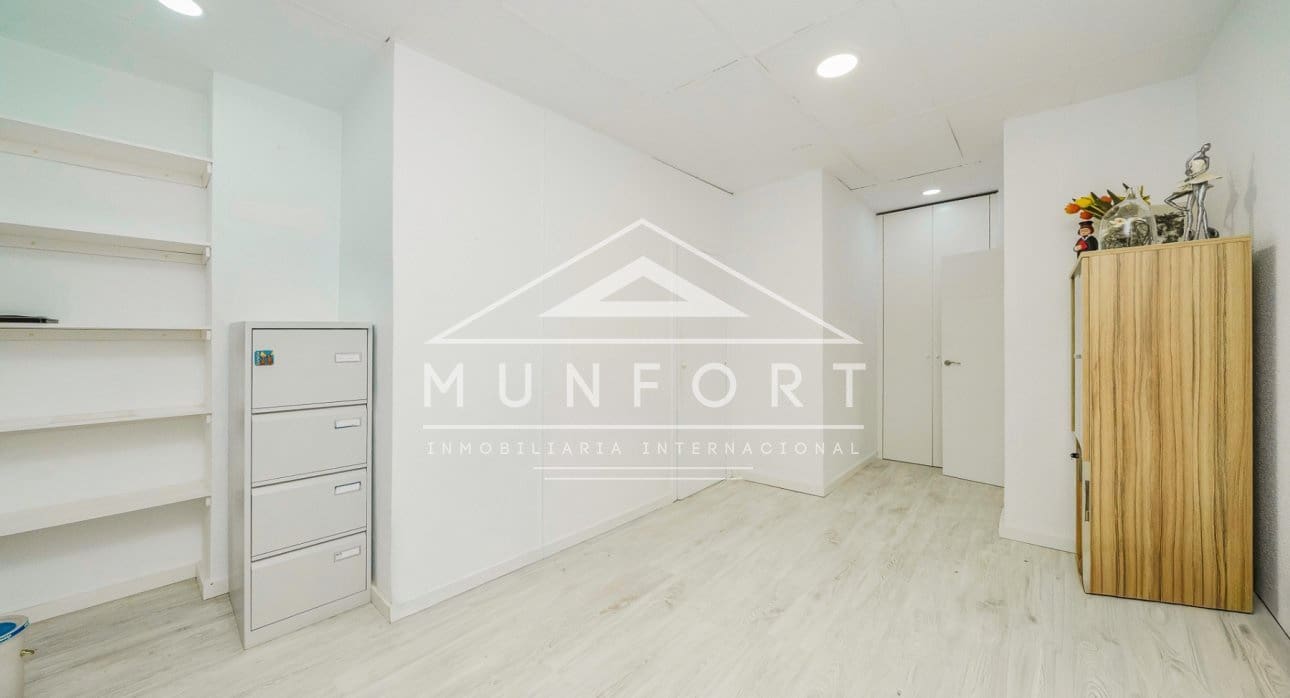 12 bedroom Office for sale in Murcia city - € 1,400,000 (Ref: 9675978)