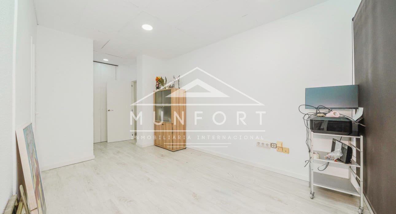 12 bedroom Office for sale in Murcia city - € 1,400,000 (Ref: 9675978)