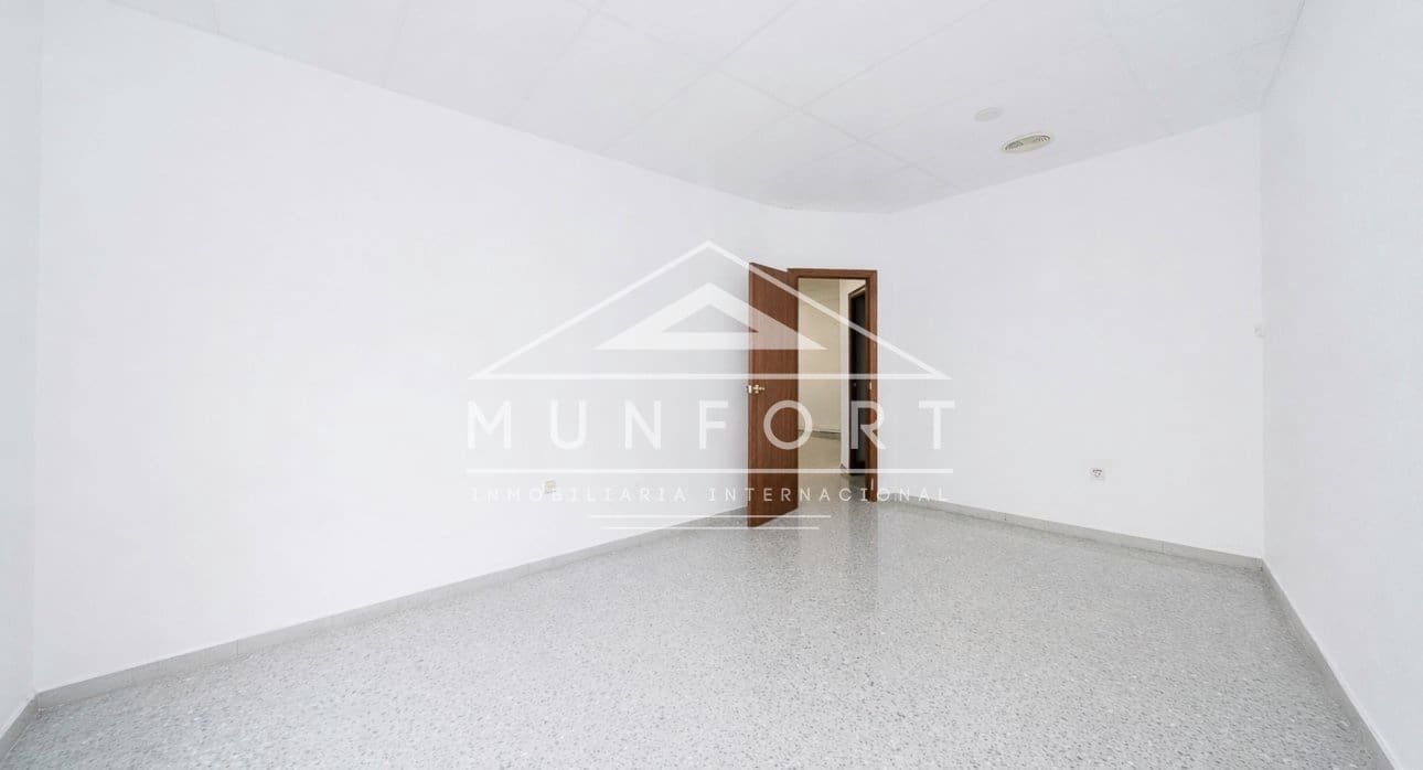 12 bedroom Office for sale in Murcia city - € 1,400,000 (Ref: 9675978)