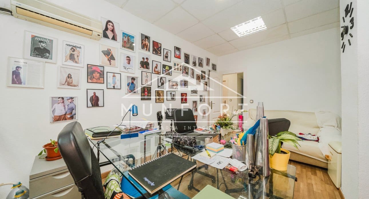 12 bedroom Office for sale in Murcia city - € 1,400,000 (Ref: 9675978)