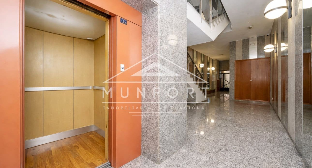 12 bedroom Office for sale in Murcia city - € 1,400,000 (Ref: 9675978)