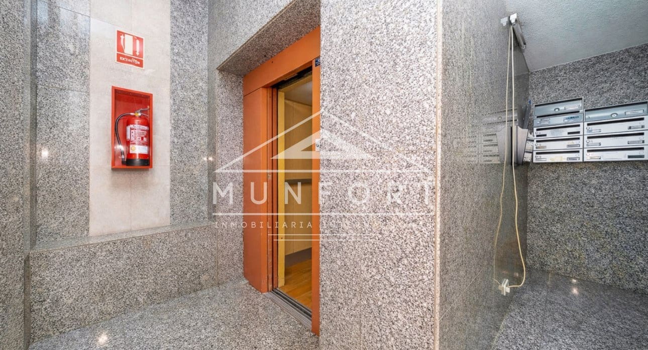 12 bedroom Office for sale in Murcia city - € 1,400,000 (Ref: 9675978)