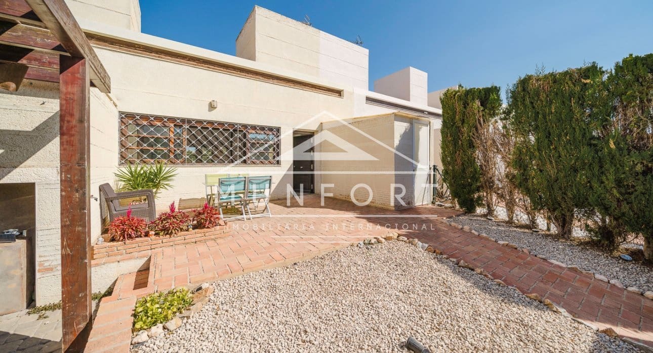 2 sovrum Villa till salu i Sucina med pool - 299 900 € (Ref: 9676311)