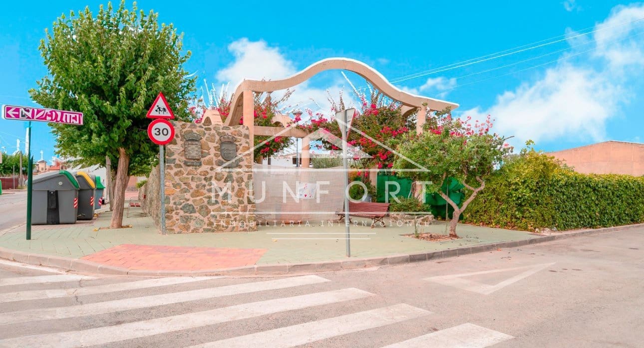 2 sovrum Villa till salu i Sucina med pool - 299 900 € (Ref: 9676311)