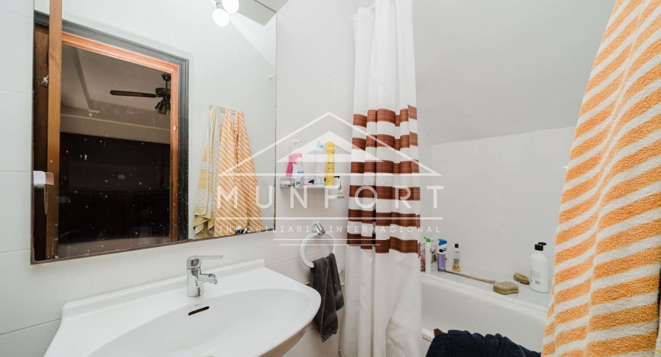 5 slaapkamer Halfvrijstaande villa te koop in Los Urrutias - € 215.000 (Ref: 9676314)