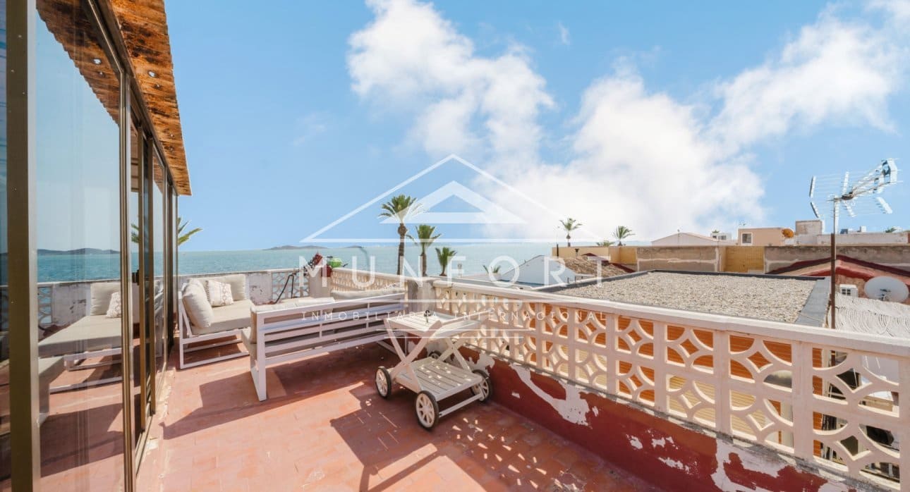 5 slaapkamer Halfvrijstaande villa te koop in Los Urrutias - € 215.000 (Ref: 9676314)