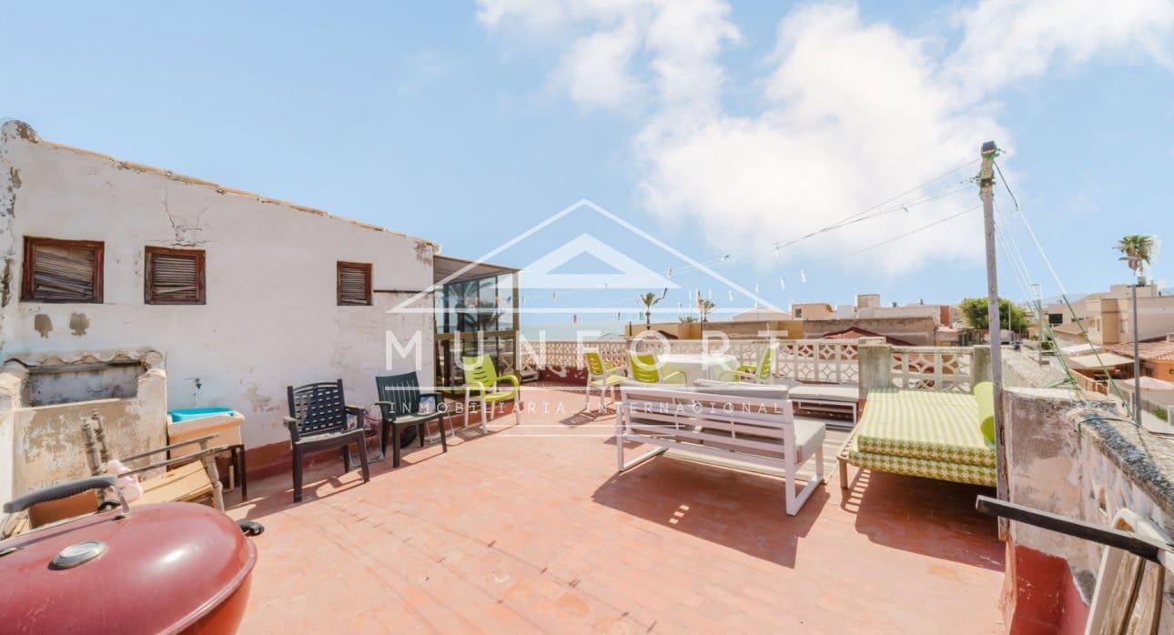 5 slaapkamer Halfvrijstaande villa te koop in Los Urrutias - € 215.000 (Ref: 9676314)