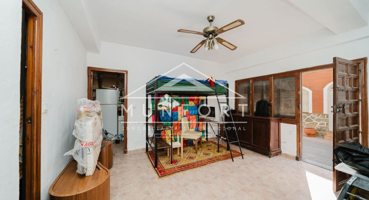 5 slaapkamer Halfvrijstaande villa te koop in Los Urrutias - € 215.000 (Ref: 9676314)