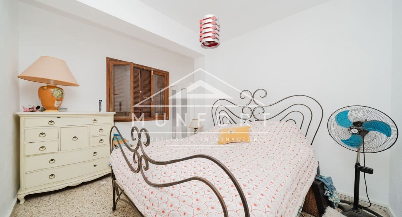 5 slaapkamer Halfvrijstaande villa te koop in Los Urrutias - € 215.000 (Ref: 9676314)