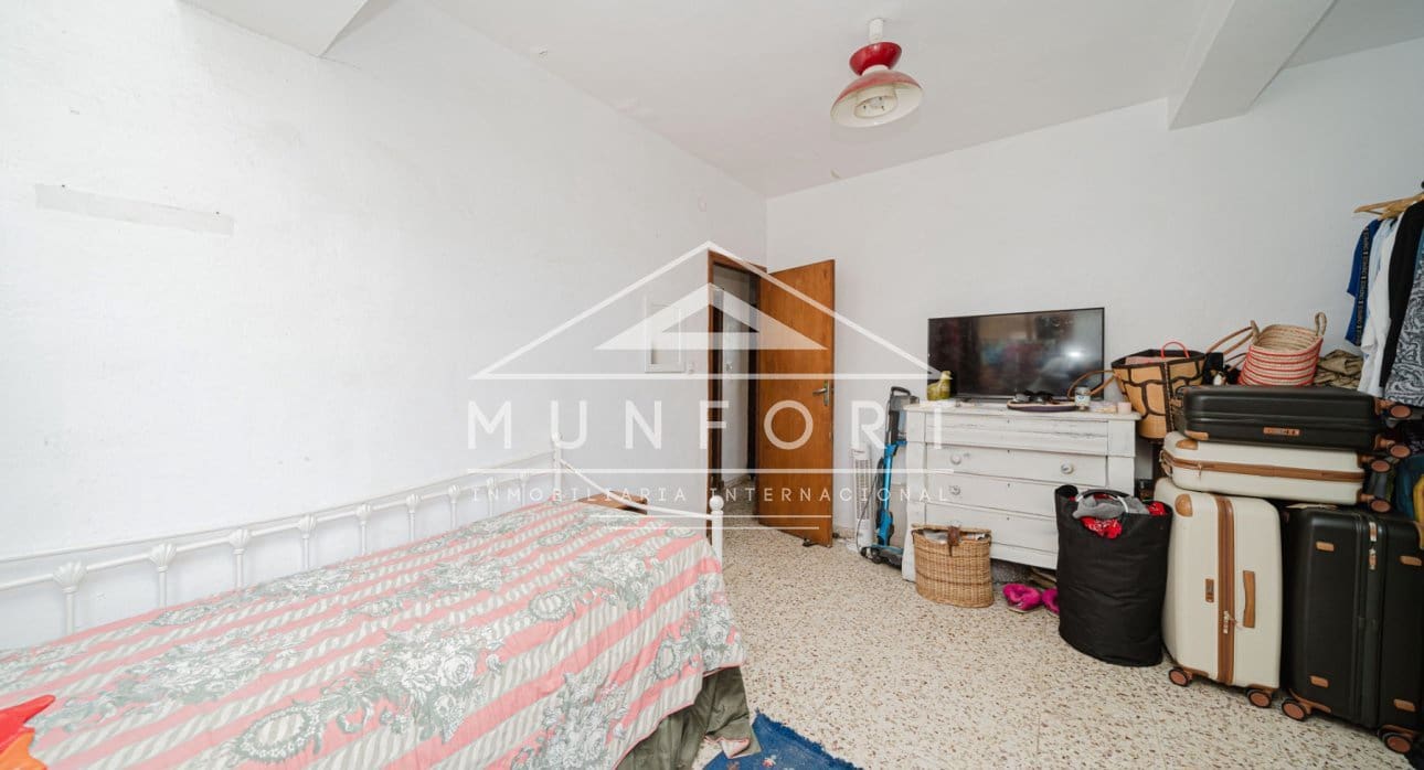 5 slaapkamer Halfvrijstaande villa te koop in Los Urrutias - € 215.000 (Ref: 9676314)