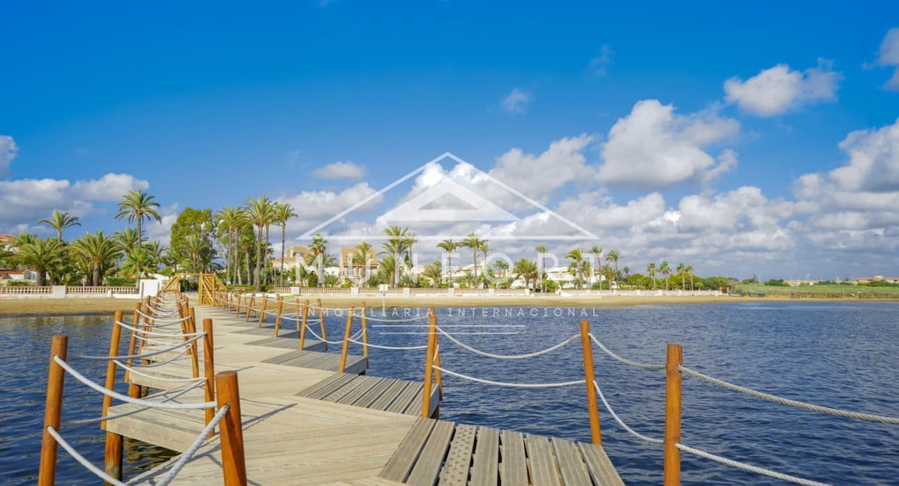 5 slaapkamer Halfvrijstaande villa te koop in Los Urrutias - € 215.000 (Ref: 9676314)