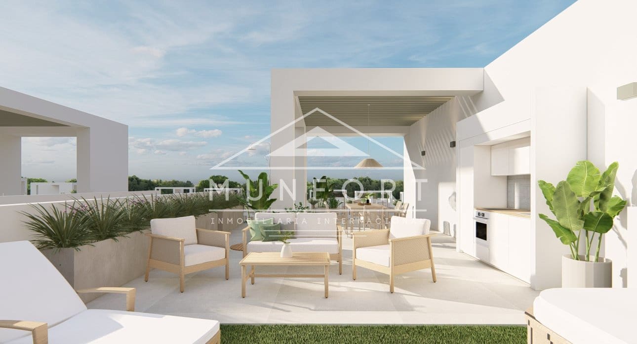 2 soveværelse Penthouse til salg i Los Alcazares med swimmingpool - € 359.000 (Ref: 9676473)