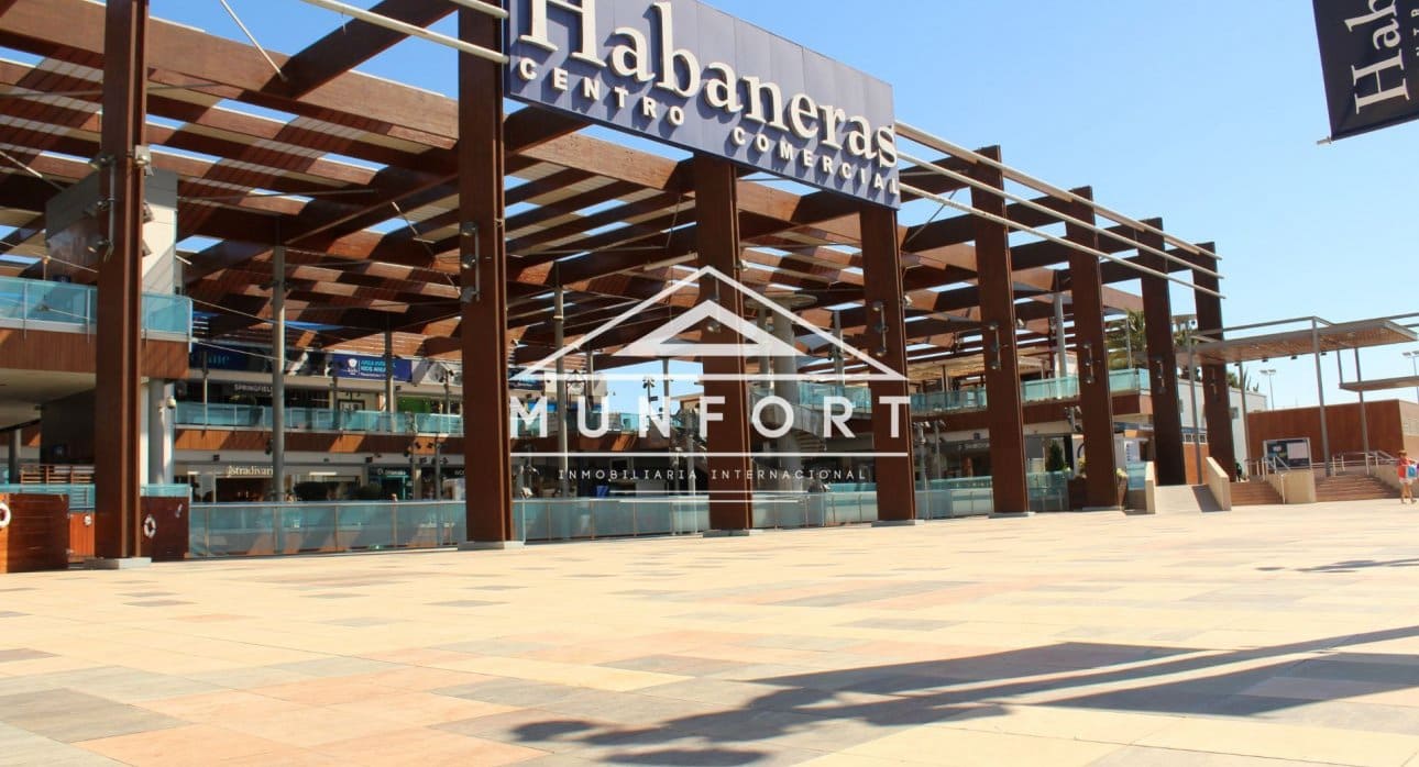 3 bedroom Villa for sale in Orihuela Costa with pool - € 760,000 (Ref: 9678195)