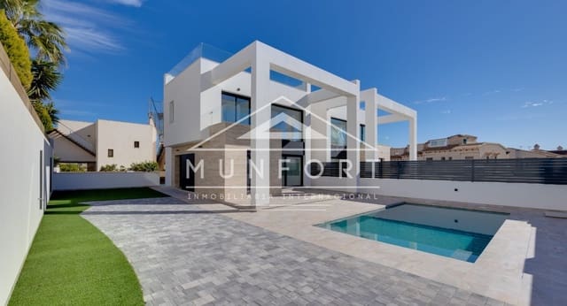 4 slaapkamer Villa te koop in Aguas Nuevas, Torrevieja met zwembad - € 750.000 (Ref: 9679139)