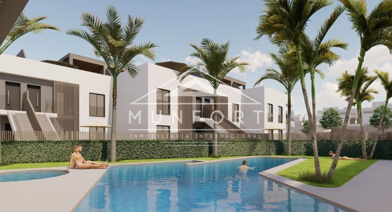 Ático de 2 habitaciones en Pilar de la Horadada en venta con piscina - 395.000 € (Ref: 9691655)